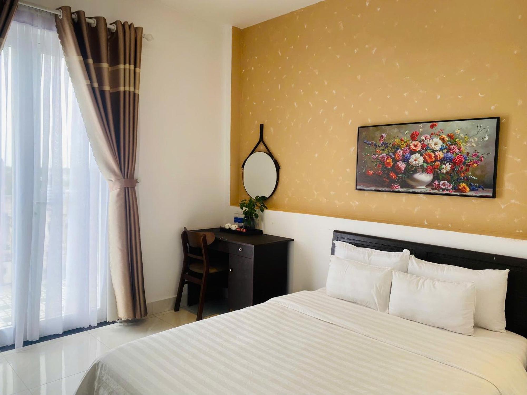 Khach San Romo Hotel Quang Ngai Exterior photo